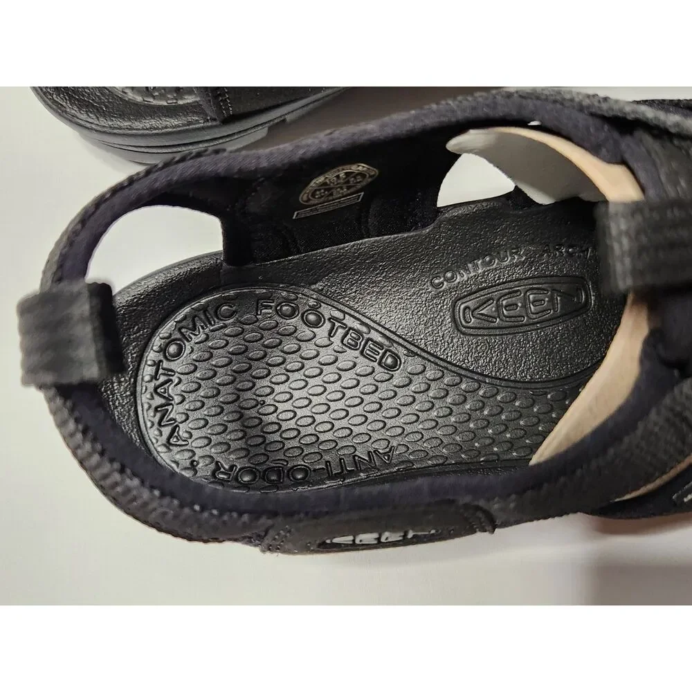 KEEN Clearwater CNX Men’s Sandals 10.5 Triple Black Waterproof